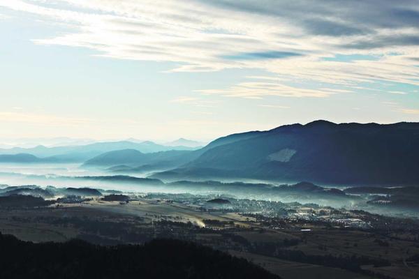 足球球队近期状态分析数据图表展示